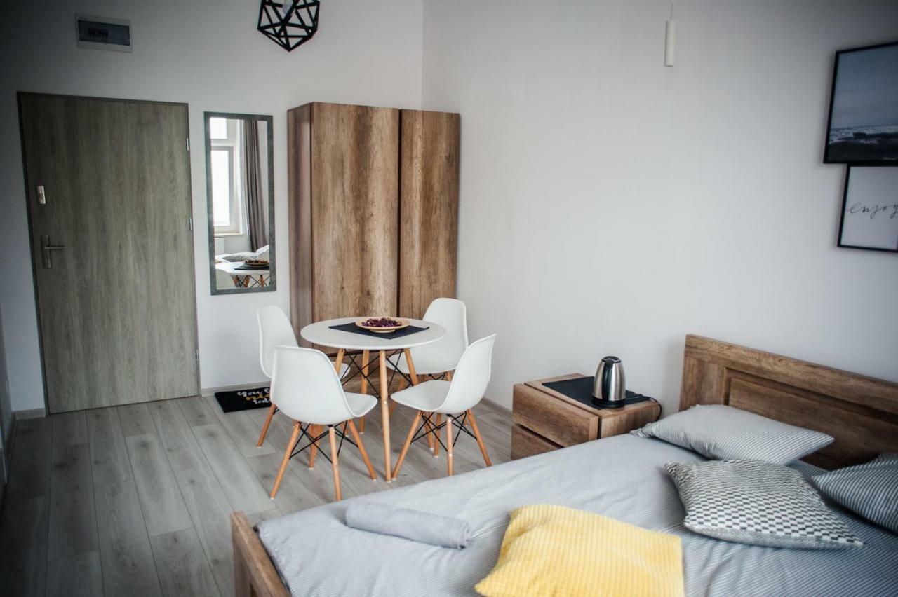 אוסטקה Ahoj Apartments מראה חיצוני תמונה