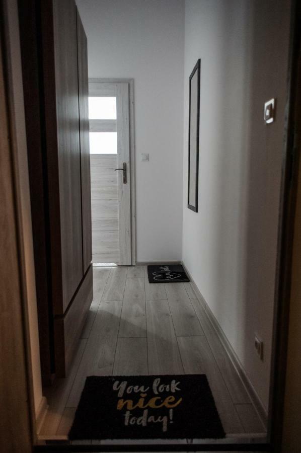 אוסטקה Ahoj Apartments מראה חיצוני תמונה