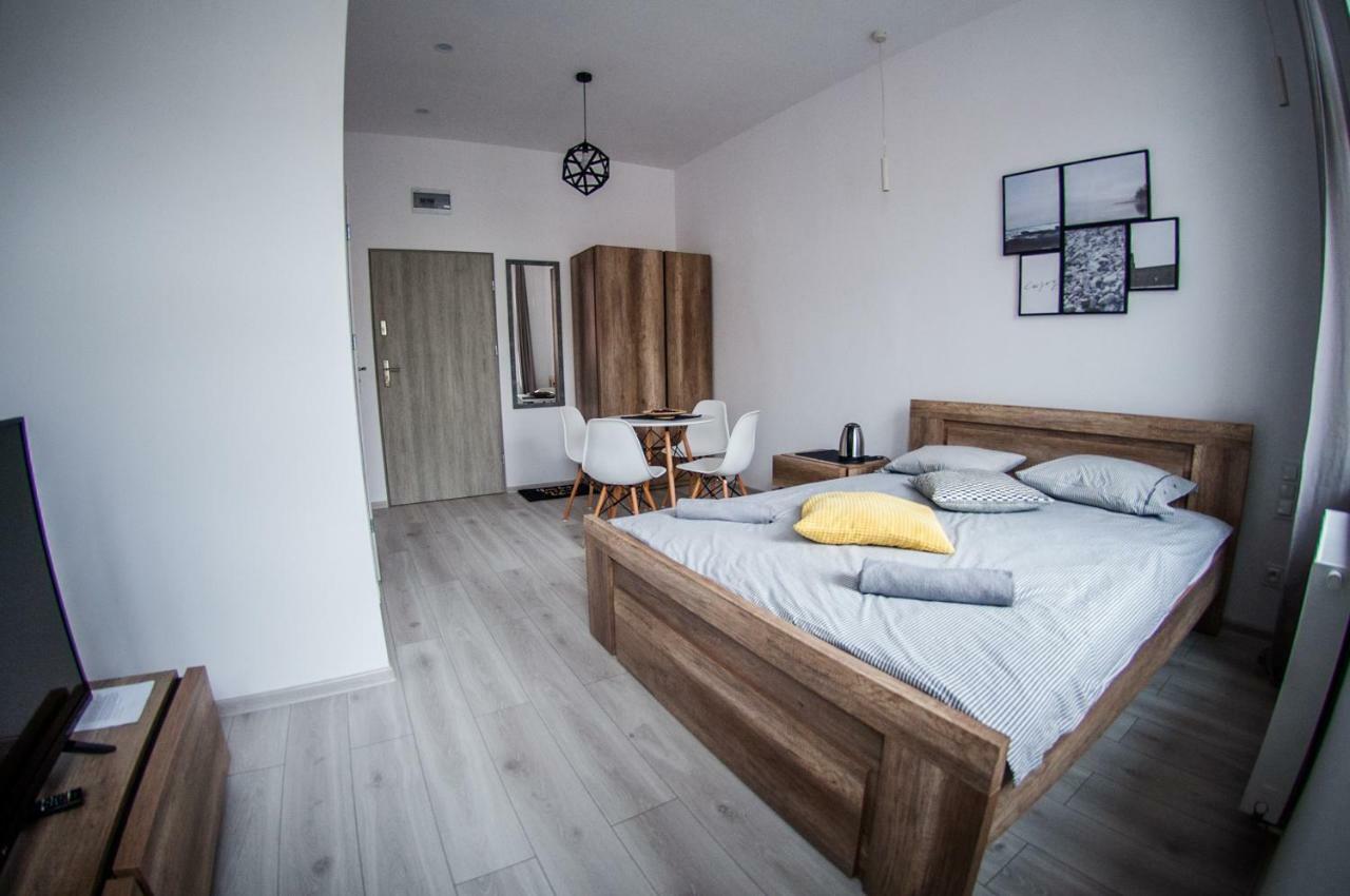אוסטקה Ahoj Apartments מראה חיצוני תמונה