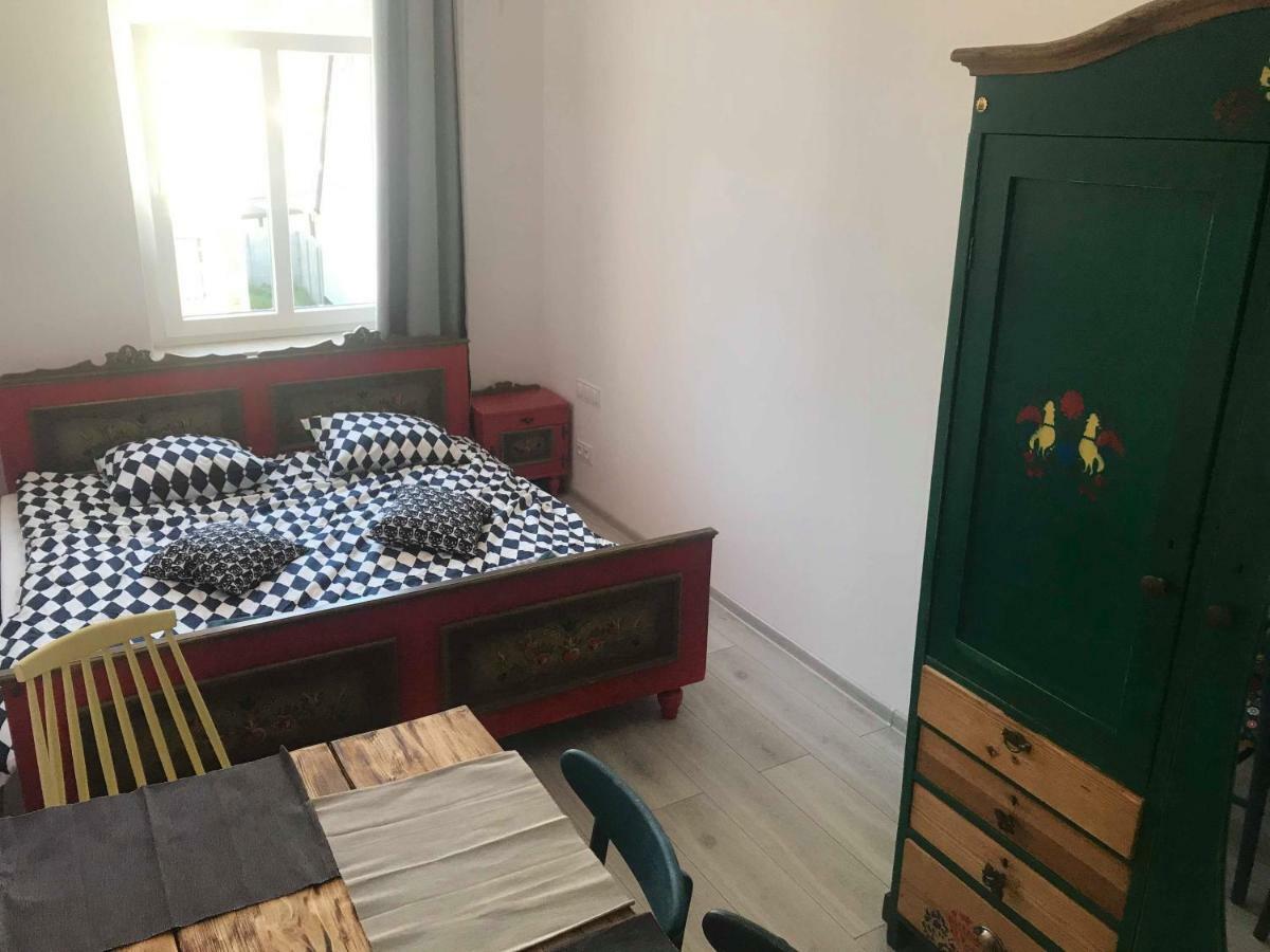 אוסטקה Ahoj Apartments מראה חיצוני תמונה