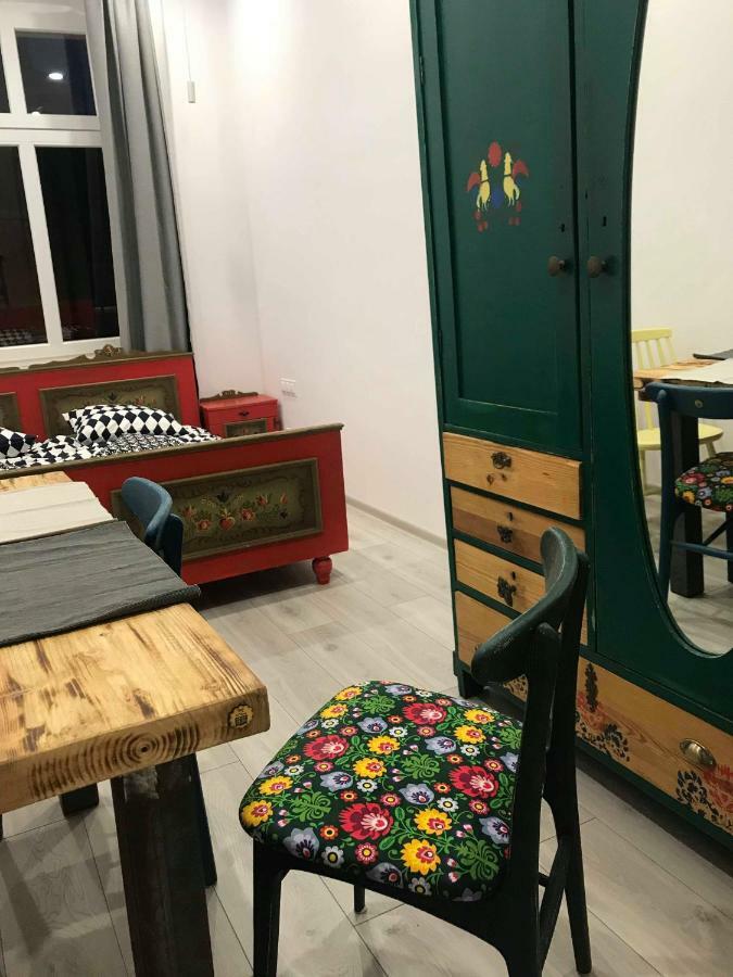 אוסטקה Ahoj Apartments מראה חיצוני תמונה