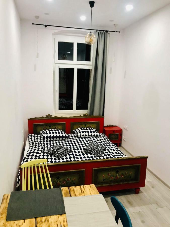 אוסטקה Ahoj Apartments מראה חיצוני תמונה