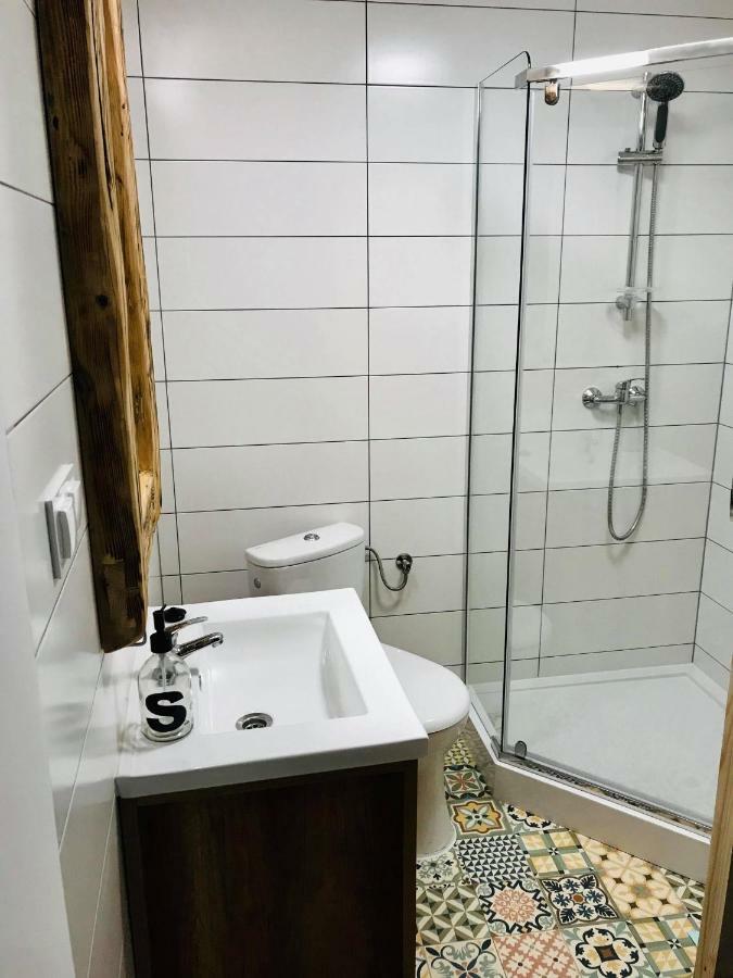 אוסטקה Ahoj Apartments מראה חיצוני תמונה