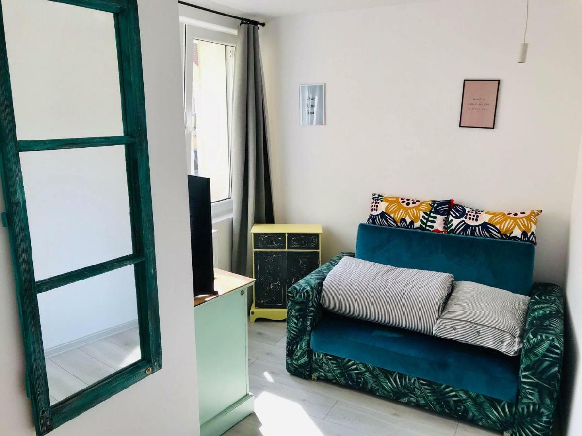 אוסטקה Ahoj Apartments מראה חיצוני תמונה